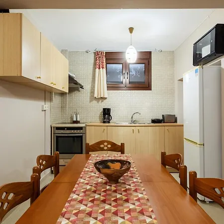 Ino Cozy Flat, Next To The Beach * Petalídhion