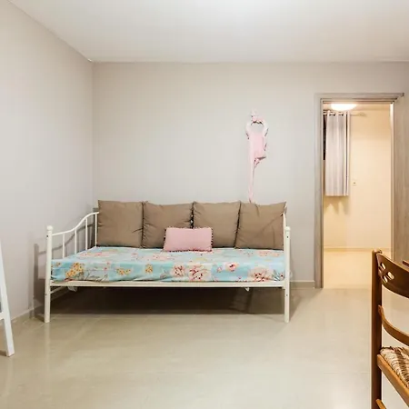 Ino Cozy Flat, Next To The Beach Hébergement de vacances