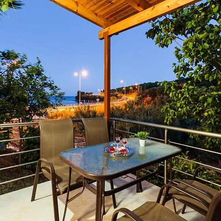 Ino Cozy Flat, Next To The Beach Semesterbostad