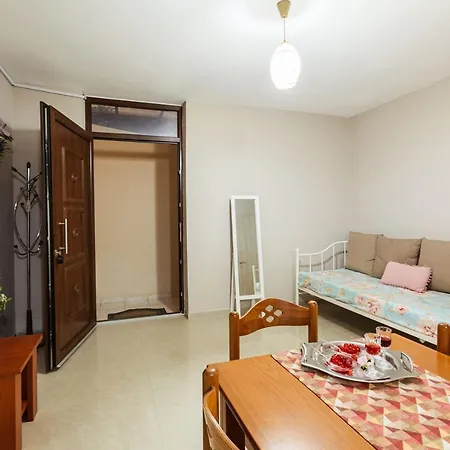 Semesterbostad Ino Cozy Flat, Next To The Beach *