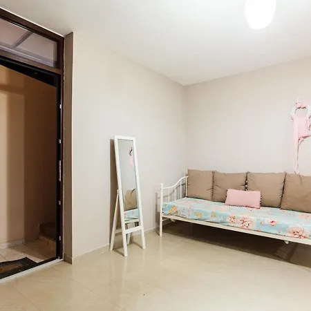 Semesterbostad Ino Cozy Flat, Next To The Beach Petalídhion